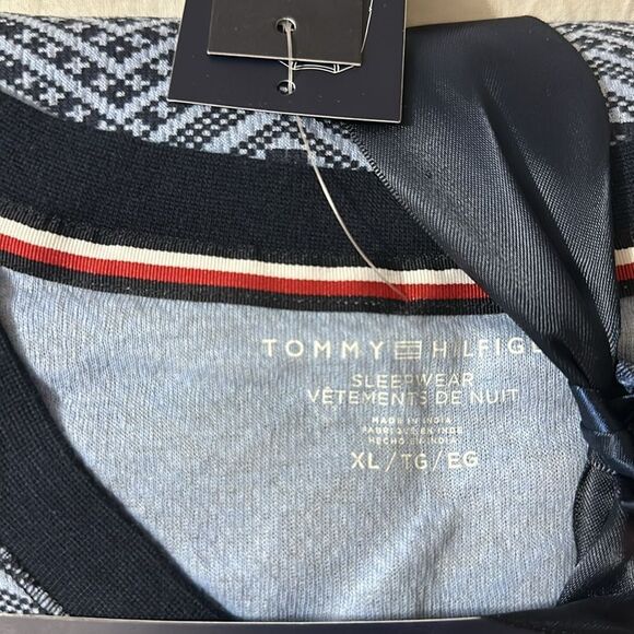 Tommy Hilfiger XL Navy Light Blue Sweater Weather Crew Top & Jogger PJ Gift Set - Picture 8 of 11